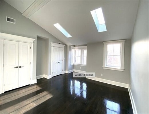 Building Photo - 209 Green St