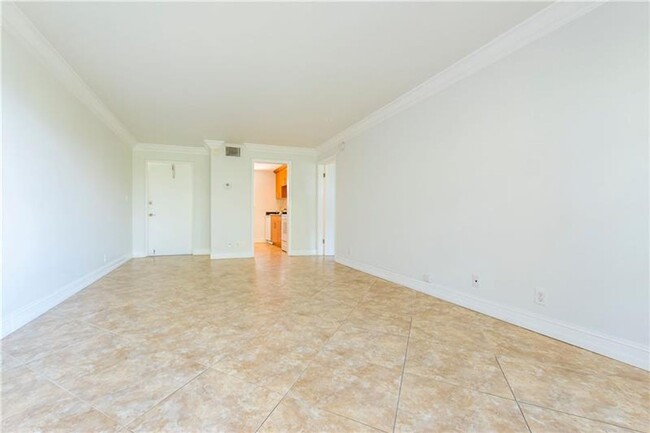 Building Photo - 1 bed 1 bath close to FLL Beach