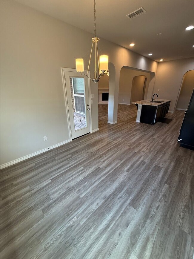 Building Photo - Charming 1-Story 4 Bedroom 2 Bathroom in Little Elm, TX