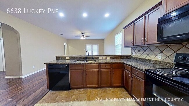 Building Photo - 6638 Luckey Pine