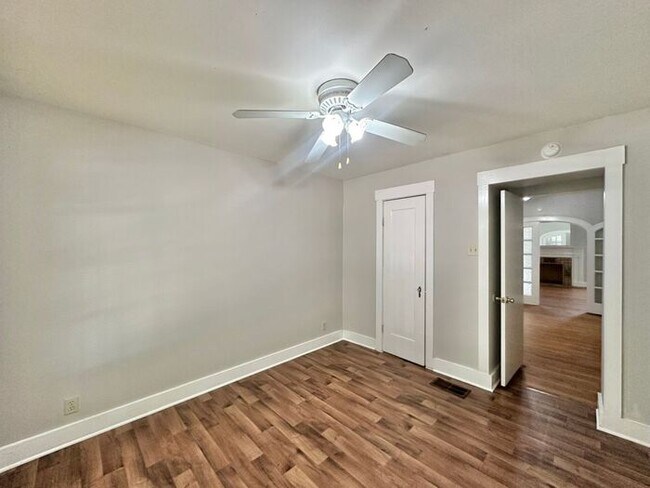 Building Photo - Charming 1 Bedroom, 1-Bath Unit – Downstairs!
