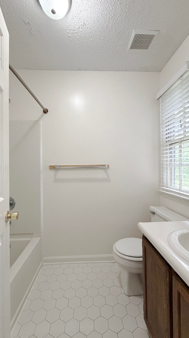 Building Photo - 2387 Riverchase Pl