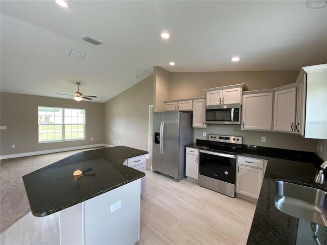 Building Photo - 14843 SW 48th Ave