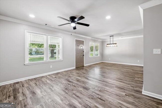 Building Photo - 158 Sproull Rd SE