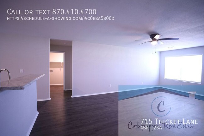 Building Photo - 715 Thicket Ln