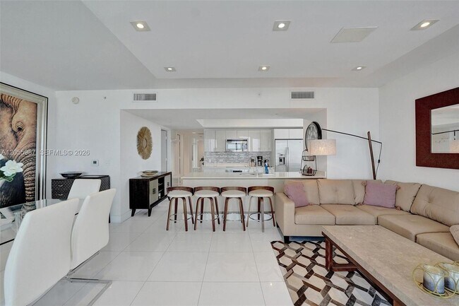 Building Photo - 2600 E Hallandale Beach Blvd