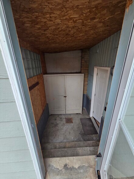 Building Photo - 27 9th St