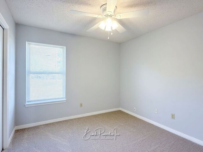 Building Photo - 1341 Dog Track Rd