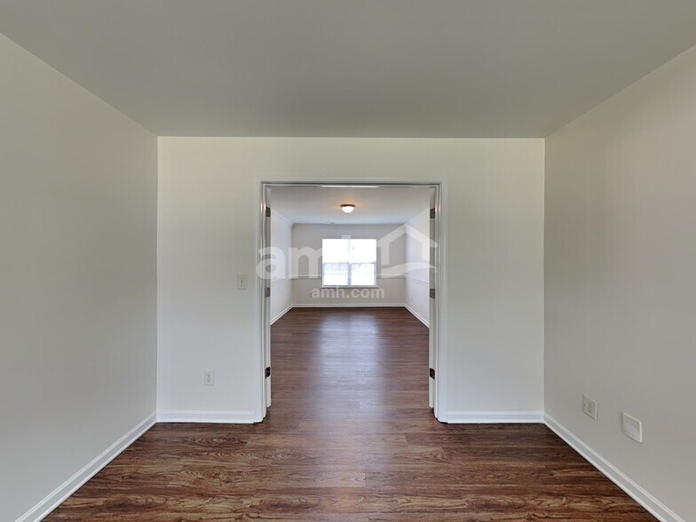 Building Photo - 11240 Anna Rose Rd