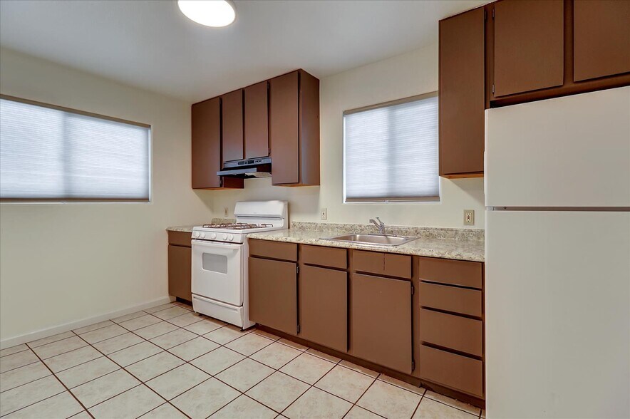 Building Photo - 336 Chesley Ave