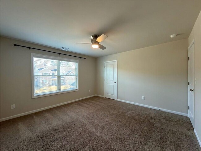 Building Photo - 2886 Cove View Ct SE