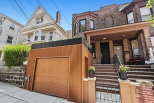 Building Photo - 41 47th St