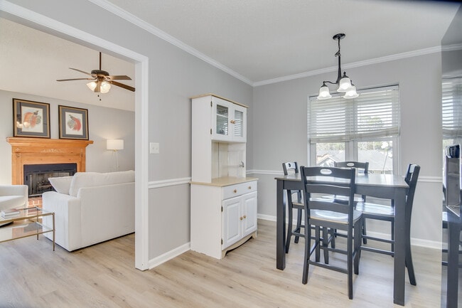 Building Photo - 662 Tara Ln