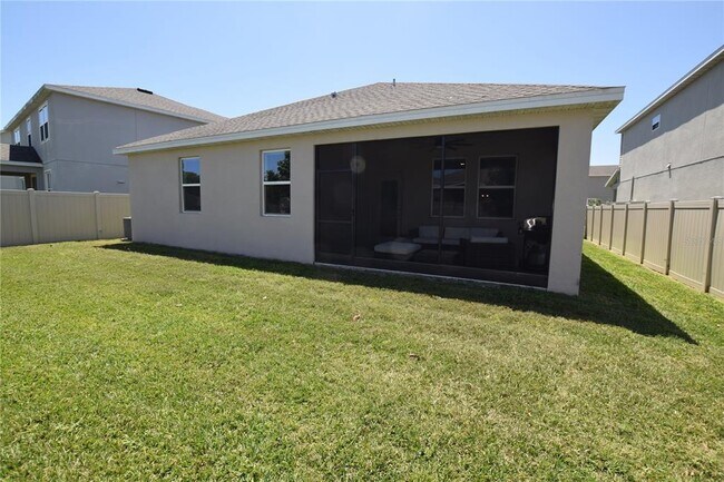 Building Photo - 5055 Hatchineha Ct