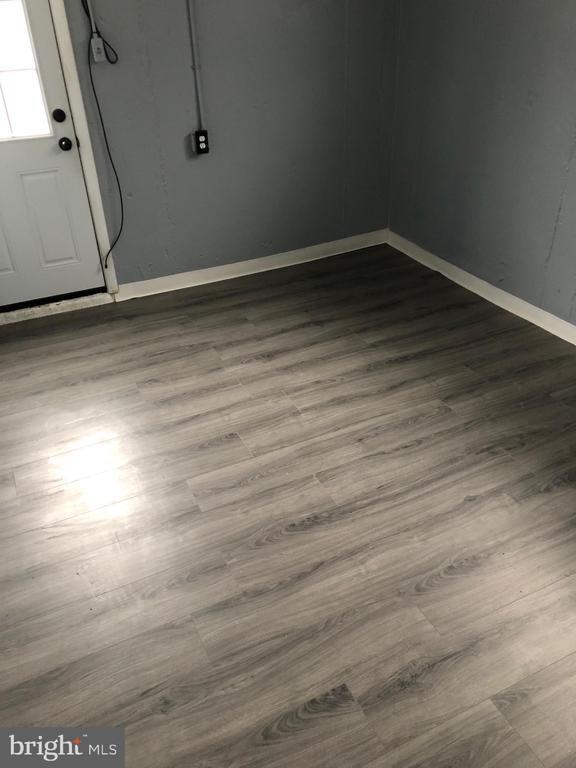 Building Photo - 8550 Tolbut St