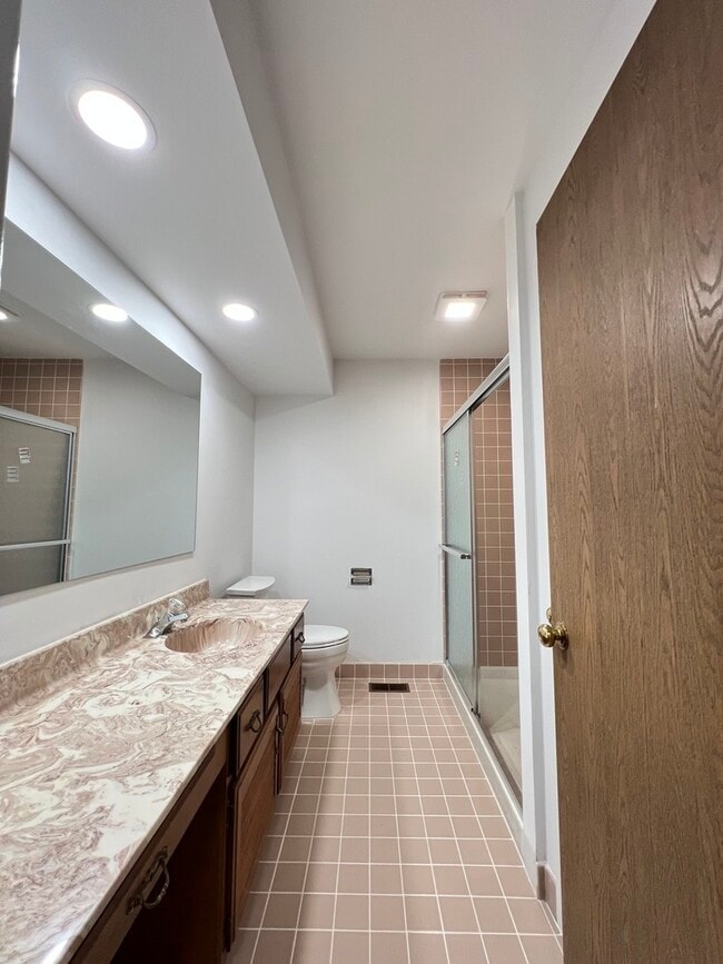 Building Photo - 1545 Winnetka Rd