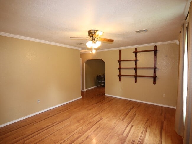 Building Photo - 1190 Alred St