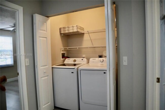 Building Photo - 8656 S Southgate Shores Cir