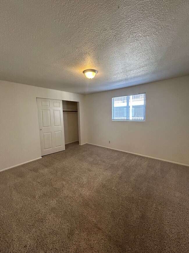 Building Photo - 465 Taft Ave