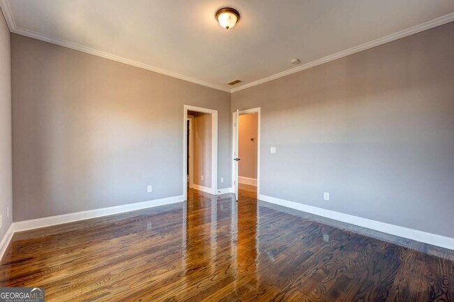 Building Photo - 1049 Highland Village Trail