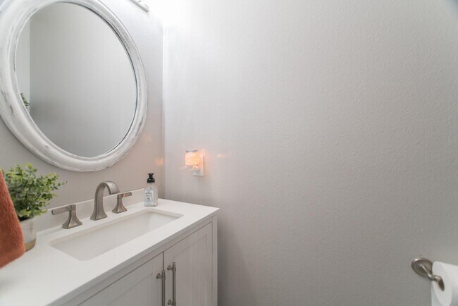 Building Photo - 2823 Sage Bluff Ave