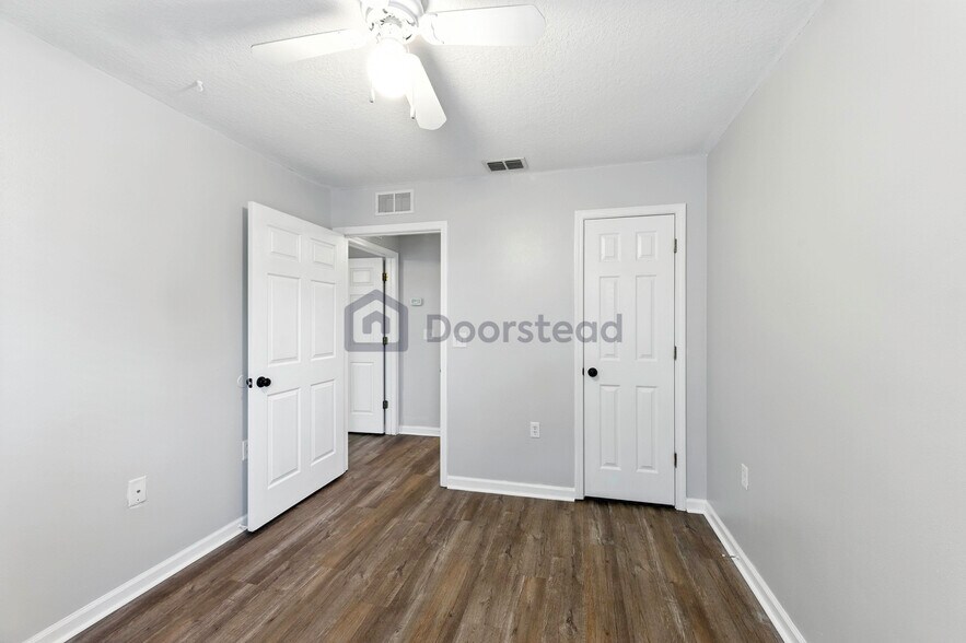 Building Photo - 74 Moultrie Village Ln