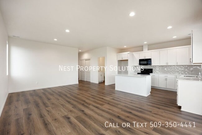 Building Photo - 601 S Dorsing St