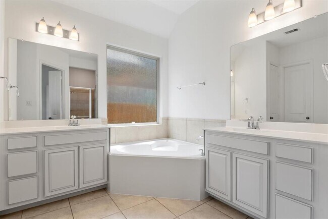 Building Photo - 28215 Whitmore Bend Dr