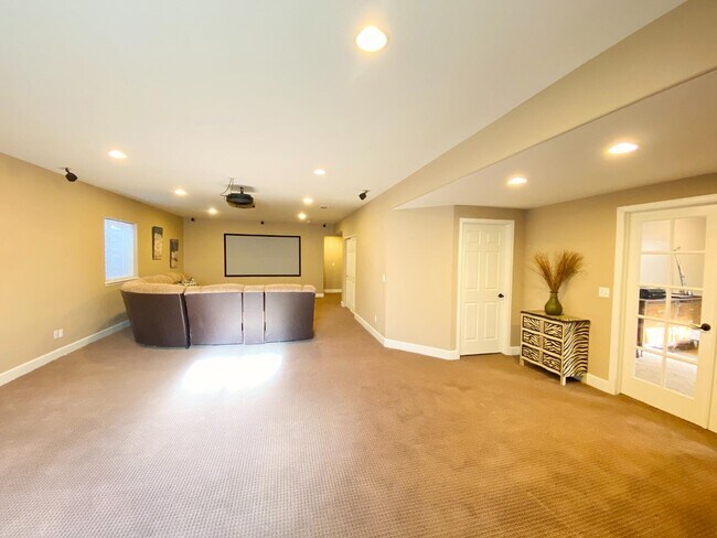 Building Photo - 6106 Wolf Village Dr
