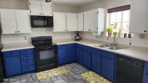 Building Photo - 913 Genevieve Dr