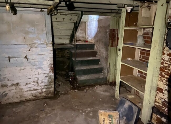 Building Photo - Investment Special! - $290 Month / $500 Down