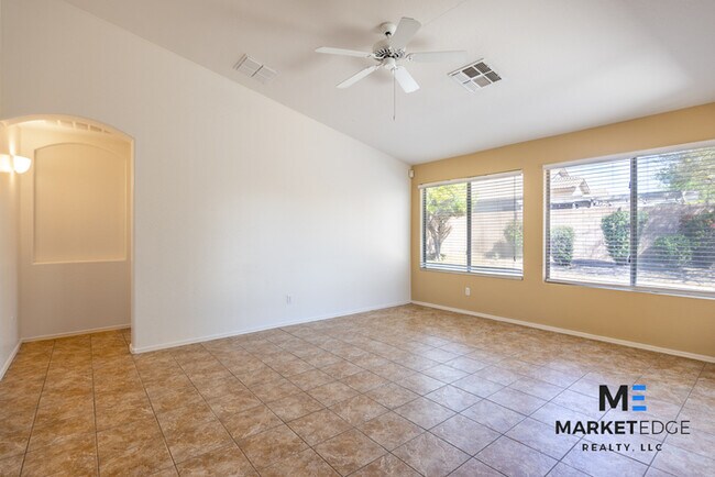 Building Photo - 3Bed/2Bath House at Litchfield Rd/Camelbac...
