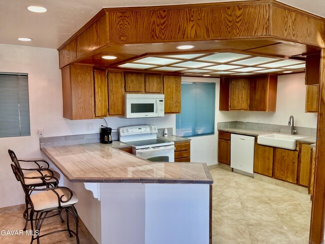 Building Photo - 3171 Milton Dr