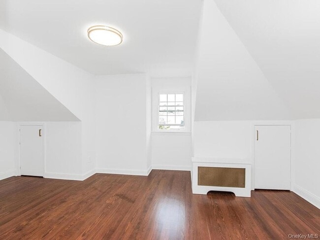 Building Photo - 70 Normandy Rd