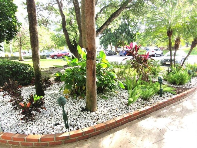 Building Photo - 2804 Victoria Way