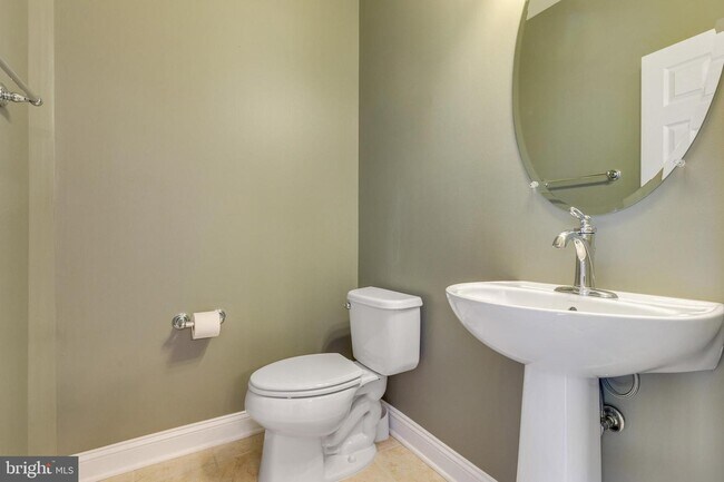 Building Photo - 42668 Keiller Terrace