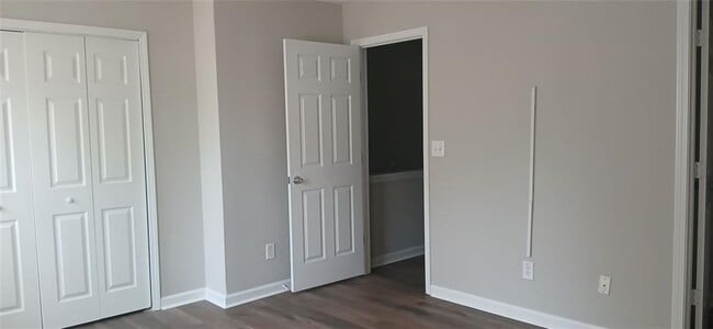 Building Photo - 757 Crestwell Cir