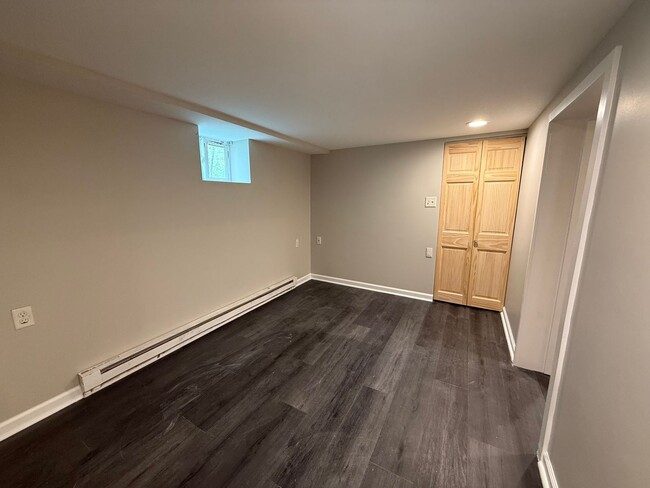 Building Photo - Spacious 4 Bedroom, 2 Bath Home — Walk to ...