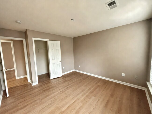 Building Photo - 15024 Burgandine Ave