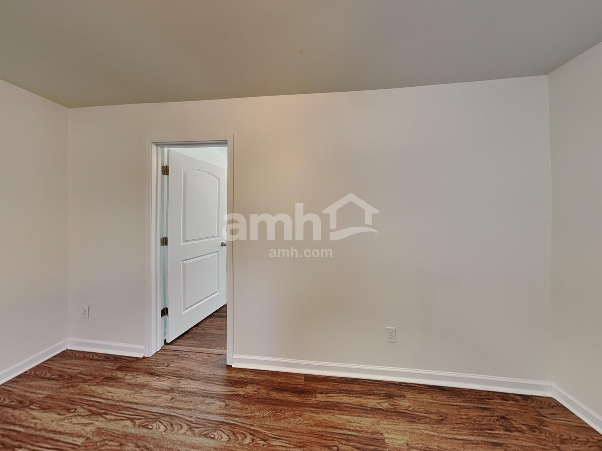 Building Photo - 3268 Saddlebrook Dr