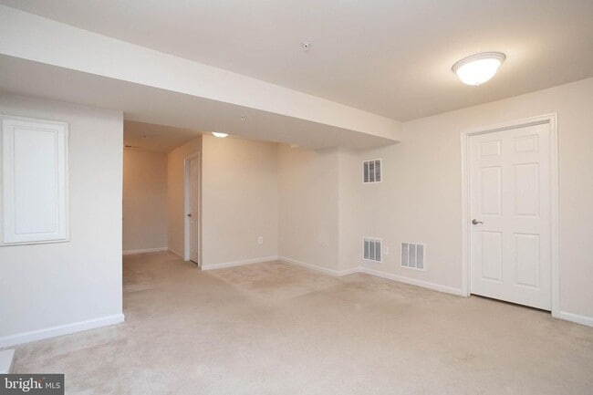 Building Photo - 4776 Monterey Ct