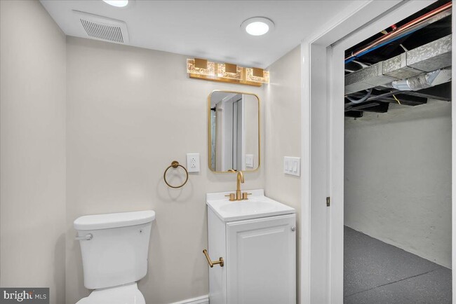Building Photo - 947 N 66th St