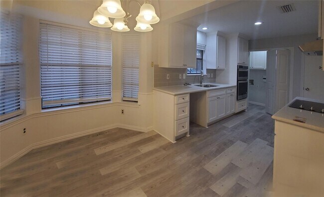 Building Photo - 1616 Scottsdale Dr