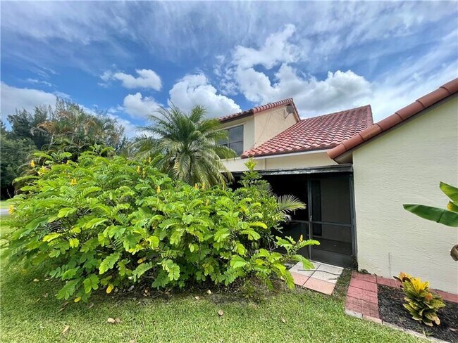 Building Photo - 10253 Riverbend Terrace