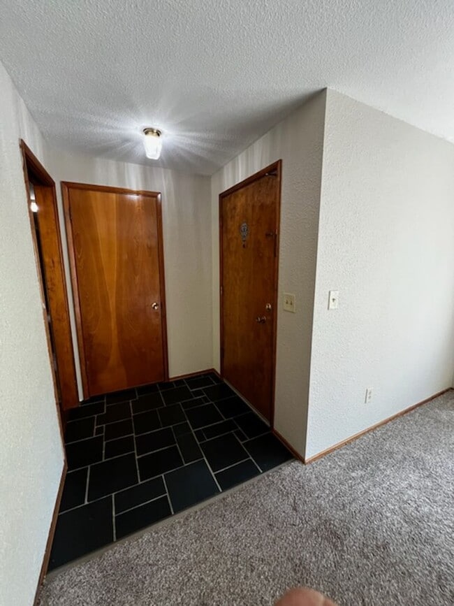 Building Photo - Lovely Lakewood single level 3 Bedroom 2 f...