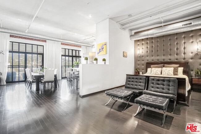 Building Photo - 1645 Vine St