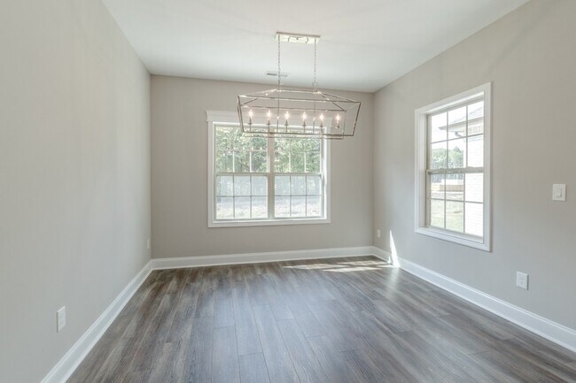 Building Photo - 1558 Hereford Blvd