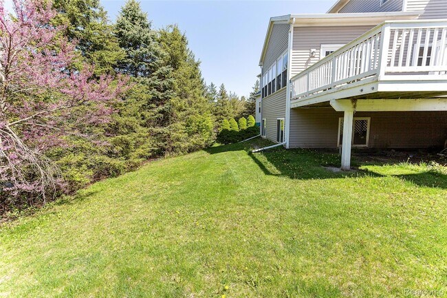 Building Photo - 1484 Chapleau Dr