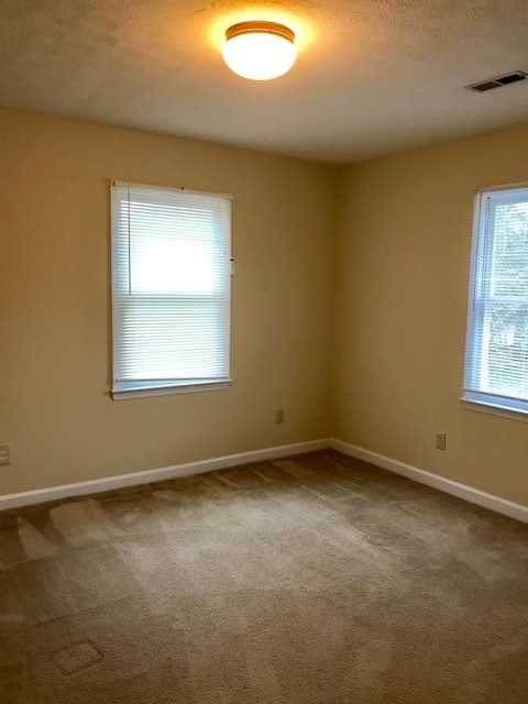 Building Photo - Duplex / Burlington