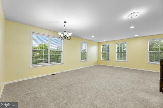 Building Photo - 42 Mountie Ln